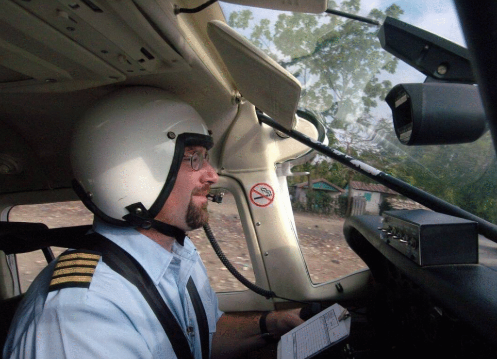 Pilot Making Errors When the Human Factor Fails: How Pilot Errors Lead to Aircraft Crashes ...